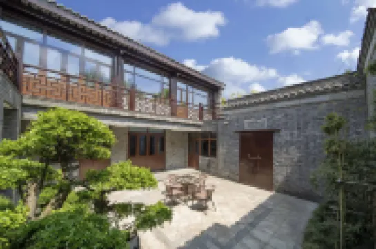 โรงแรมเหออี้ พื้นที่ทะเลสาบสเลนเดอร์เวสต์ วิทยาลัยแพทย์แห่งชาติ หยางโจว