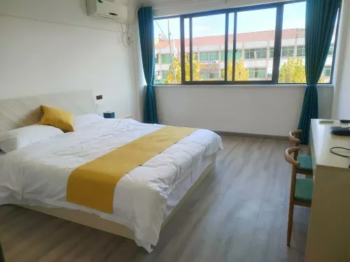 Fuze Hotel