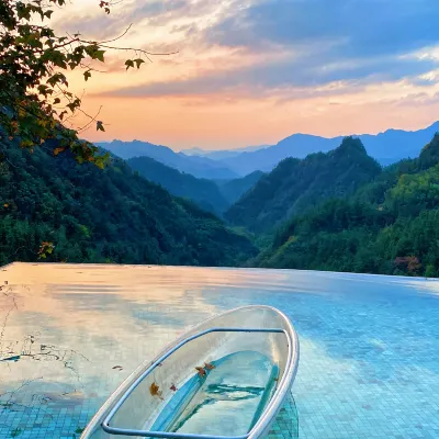 No. 5 Valley Lodge Hotels near Yangjiajie