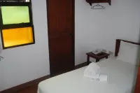 RedDoorz Plus at Balai Sofia Bed & Breakfast Batangas