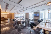 Atour Hotel on Bianhe Middle Road, Suning Plaza, Suzhou. - parking