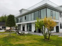 Jinwan Xiaozhu Hotels in Hefeng