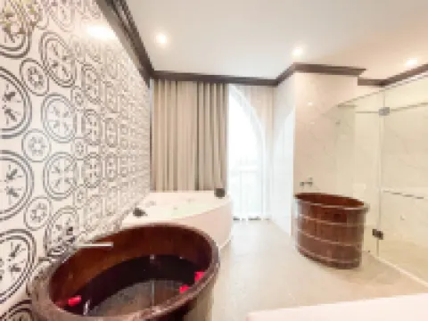Cửa Đông Luxury Hotel Các khách sạn ở Thành phố Vinh