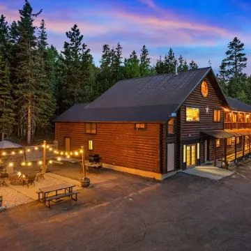 Duck Creek Village Inn