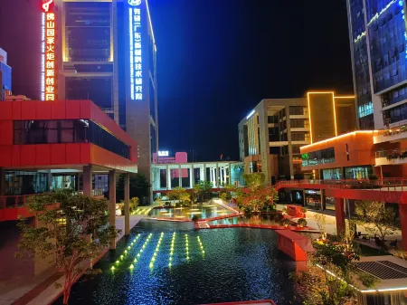 Echarm Plus Hotel (Foshan Zhihui Xincheng Subway Station)