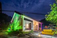 Flower Building Woshou Mountain Villa Hotels in Huzhou