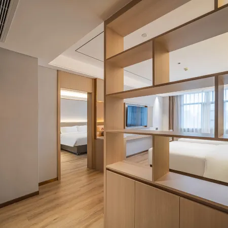 Starway Hotel (Longzhu Pedestrian Street, Litang, Binyang, Nanning)