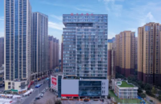 芸帆酒店（成都龍泉驛成洛大道店）