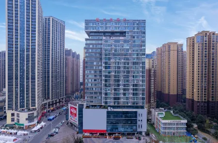 Fashion Hotel (Chengdu Longquan Fuchengluo Avenue) Отели рядом с достопримечательностью «Luoshui Wetland Park»