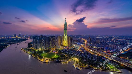 Orient Paris Landmark Tower Apartment