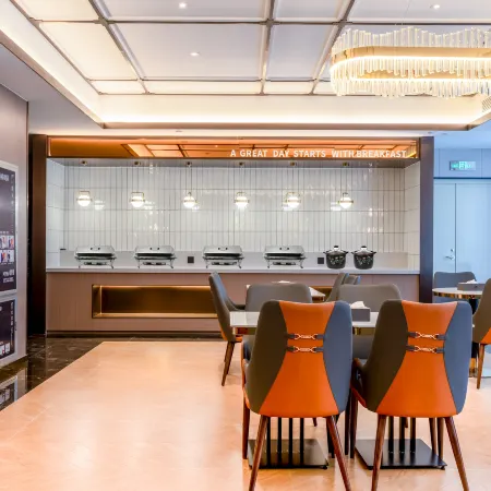 Tucker Hotel (Shijiazhuang Pingshan Zhongshan Century Plaza Branch)