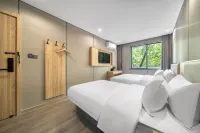 UM Preferred Baojushe Hotel (Songbin Road Subway Station) Hotels in Shanghai