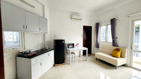 LalaHouse Riverside Residence