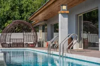 Wenyang Academy · Xijiu Homestay Hotel berhampiran Hongluo Pool