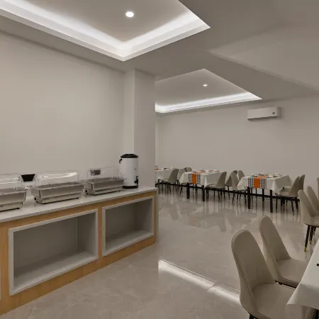 LEJNN Lijin Hotel