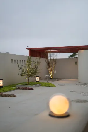 Wenchang Lanqiao Xiaoyuan Homestay（Global Wharf Store） Отели в г. Вэньчан