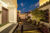 AuraVilla·煊府｜蒼海間·私享花園奢簡美墅（大理古城店） 文獻樓附近的飯店