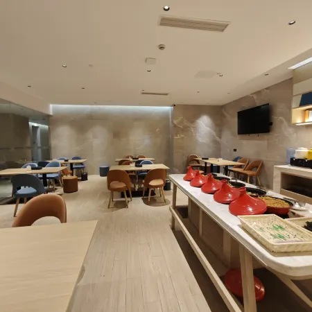 Foshan Shangjing Apartment (Shunde Fengjian Water Town Honghuicheng Branch)