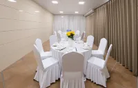 Sweetheart Family Resort Hotel (Yangshuo West Street Shili Gallery)