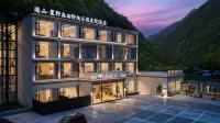 Chasing Mountains · Starry Wild | Senbo Wild Fun Resort (Litiaolou Branch, Bipingou Scenic Area) - Airport Shuttle