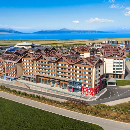 LAVANDE Hotel(Sayram Lake Tourist Center)