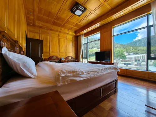 Yujian Qilan Boutique Stay (Feilai Temple Meili Snow Mountain Scenic Area) - جديد