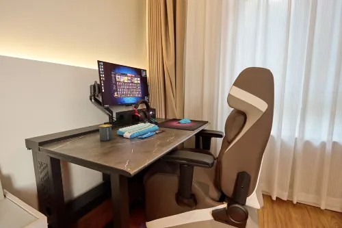 Rongyu E-sports Homestay (Zhangye West Station Giant Buddha Temple) - โฮมสเตย์