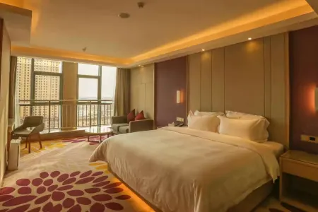 Lavande Hotel (Yinan Junyue Grand Hyatt Shopping Center Branch) Отели рядом с достопримечательностью «Prague Herb Garden»