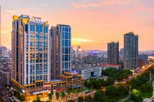 Atour Hotel (Zhuzhou Xiang River Scenic Zone) - Parking