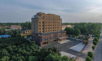 Vienna Hotel (Henan Xuchang Yanling Huadu Avenue store)