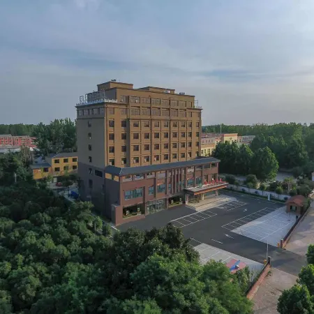 Vienna Hotel （Henan Xuchang Yanling Huadu Avenue store）
