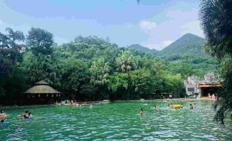 Tianci Huatang Forest Hot Spring Resort Hotel (Chongqing Lushan Branch)