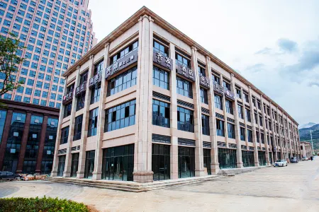 Qifa Business Hotel (Fengjie High Speed Railway Station Branch) Отели рядом со станцией Fengjie Railway Station