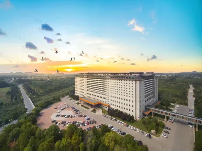 Jiu Hua Spa & Resort Hotell i 