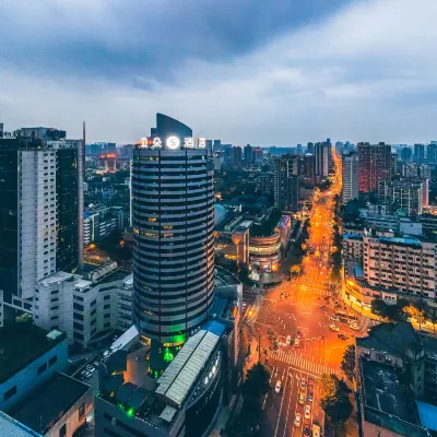 Atour S Hotel Wenshu Yuan MonasterySubway Station, Chunxi Road Отели рядом с достопримечательностью «Монастырь Веньшу»