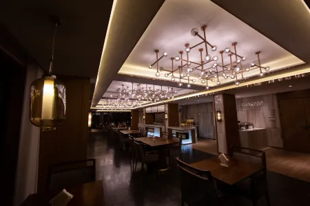 Hairuo Qingyuan Hotel Отели рядом с достопримечательностью «Zhengjue Ancient Temple»