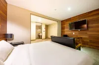 Paradise Hotel