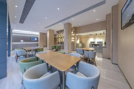 Homeinn Pebble Hotel (Ningde Derunshang Street) Отели рядом с достопримечательностью «Ningde Normal University»