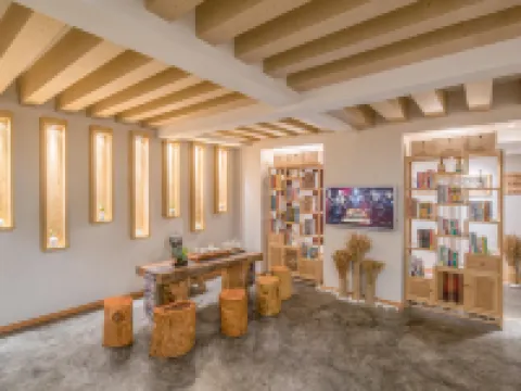 Caiyun Chunxu · High-Altitude View City Homestay (Huaguoyuan White House Shopping Center Branch) Hotels in Guiyang