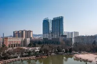 Phoenix International Hotel Отели рядом с достопримечательностью «Спортивный стадион Юябаошана»