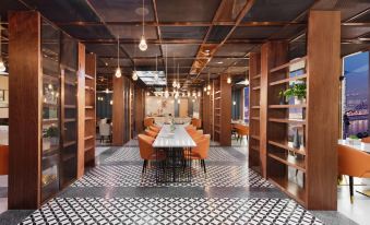 Atour Hotel (Chongqing Jiefangbei, Raffles Plaza, Riverview)