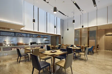 Echarm Hotel (Liuzhou Yaobu Ancient Town Sunshine 100 City Plaza) Отели рядом с достопримечательностью «Citizen Square»