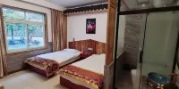 Yichang Linjianglou Boutique Homestay - Chambre Confortable (2 Lits)