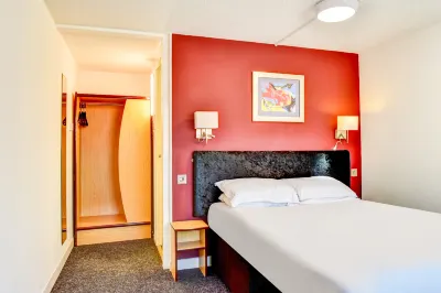 The Hotel Rafiya, Redditch Hotels near Vision Express Opticians at Tesco - Redditch Oakenshaw