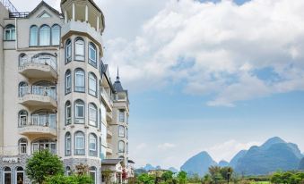 Yangshuo Yulong River Castle