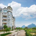 Yangshuo Yulong River Castle