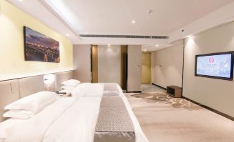 Junyi Hotel (Maoming Dianbai)