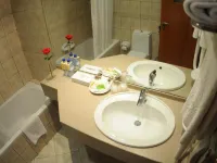 Uptown Hotel Apartments Abu Dhabi by Gewan Hotels near The Landmark Tower