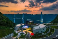 SkyBridge Jiayu Hotel - 4-Star