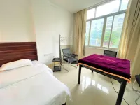 Xiangyun Hotel (Yulin Yuntiangong Cultural City RT-Mart)